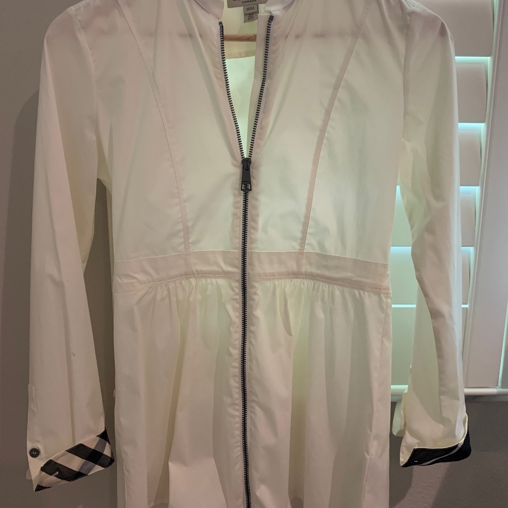 BURBERRY white long sleeve zip blouse plaid cuffs